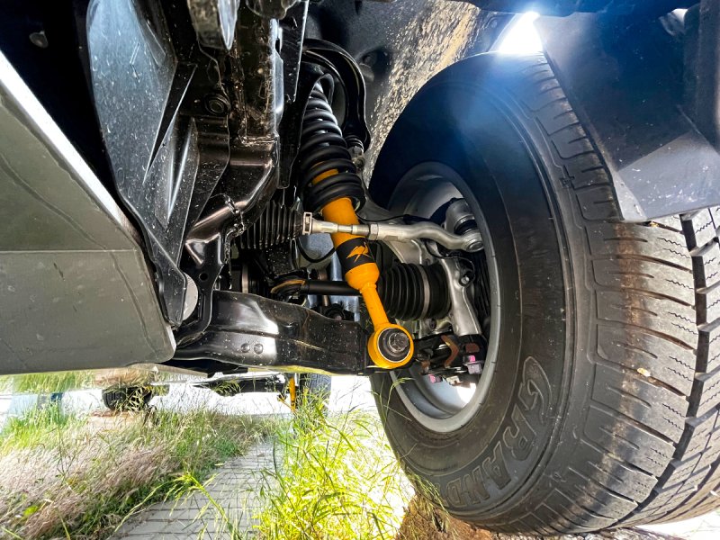Stoßdämpfer OME Nitro+ vorn HD Toyota Land Cruiser GDJ250 VJA300 — Old Man Emu