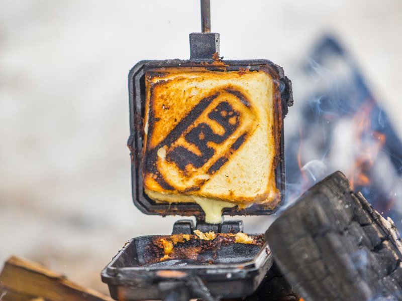 ARB Toastie Brander – Sandwich-Eisen fürs Lagerfeuer (ARB4206)
