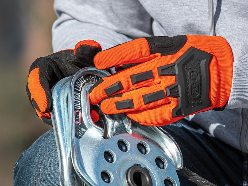 Pár rukavic pro práci s navijákem ARB MX Recovery — ARB
