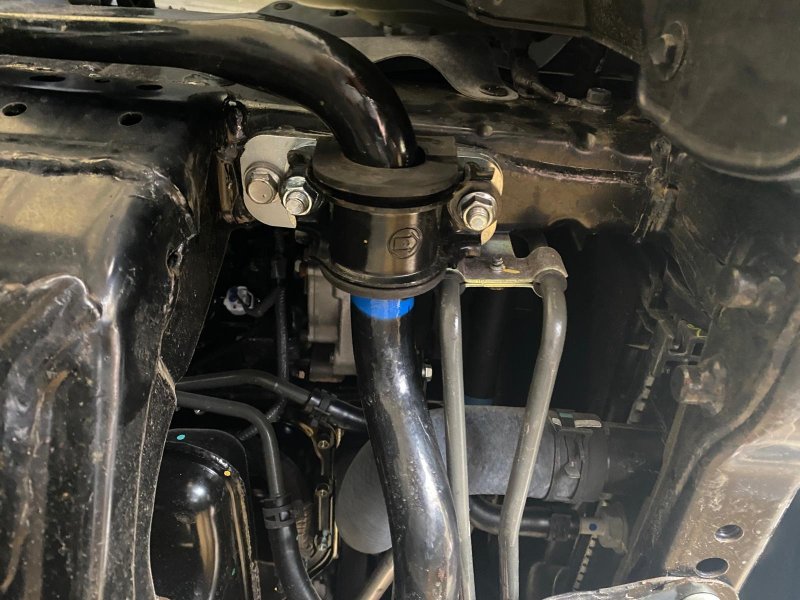 N4-Offroad Umbausatz Stabilisator-Aufnahme vorn für Toyota Hilux Revo