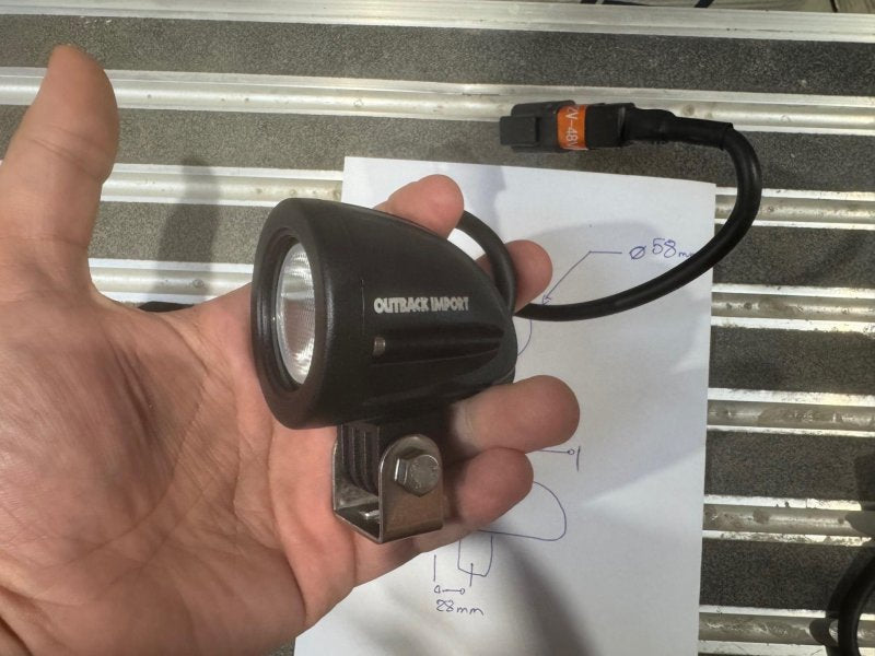 Scheinwerfer rund Spot Beam 1 LED 10 W 1000 Lumen — Outback Import