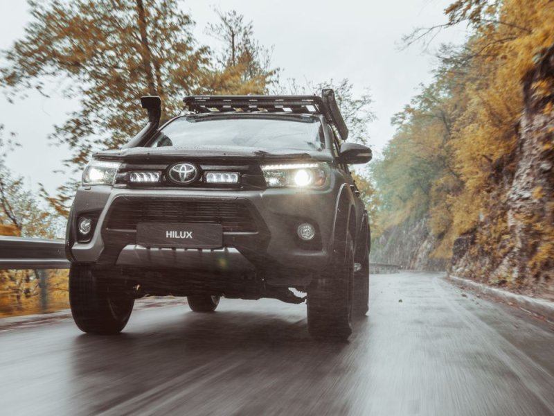 Kühlergrill-Integrationskit Triple-R 750 – Toyota Hilux (2017–2020)