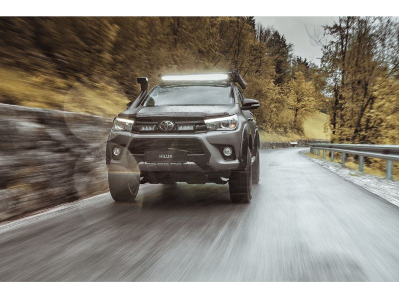Kühlergrill-Integrationskit Triple-R 750 – Toyota Hilux (2017–2020)