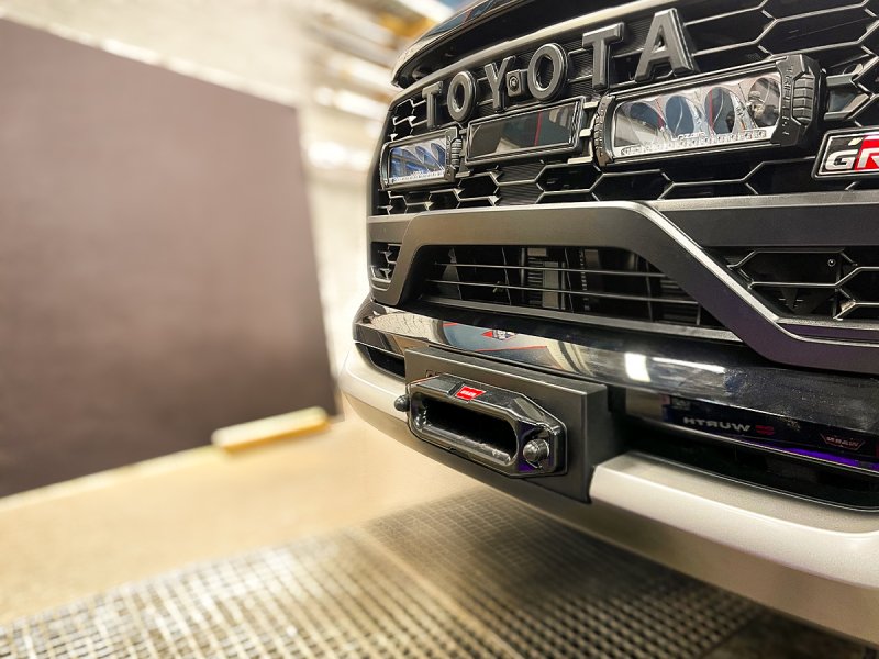 Seilwinden-Grundplatte für Original-Stoßstange für Toyota Hilux Revo nach 01/2021 — N4-Offroad