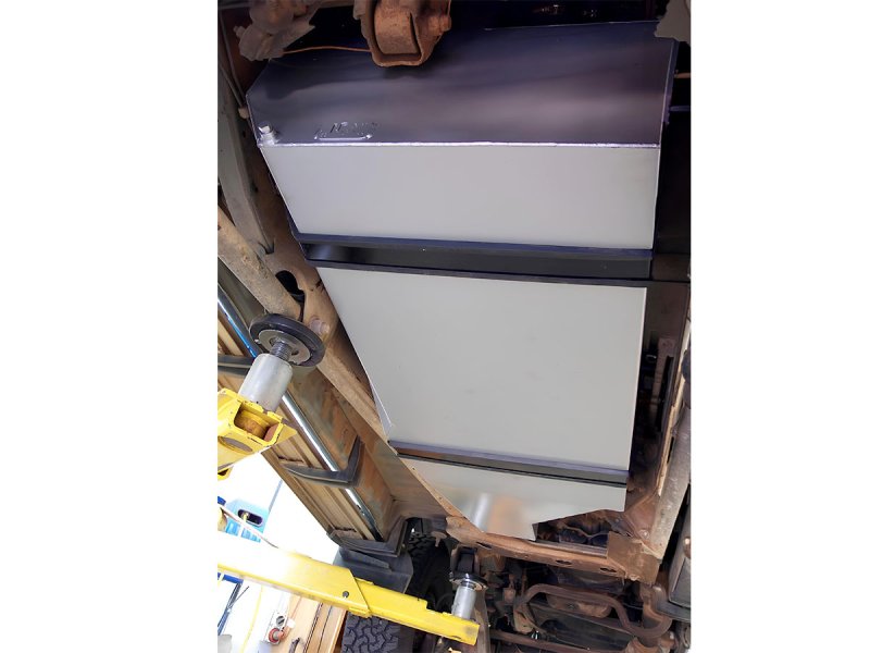 Ersatztank 140 L – Land Cruiser HDJ80 (Automatikgetriebe)