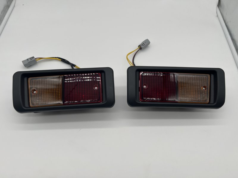 Feux adaptables Heckstoßstange Toyota Land Cruiser série 70 - La paire — DTC Parts