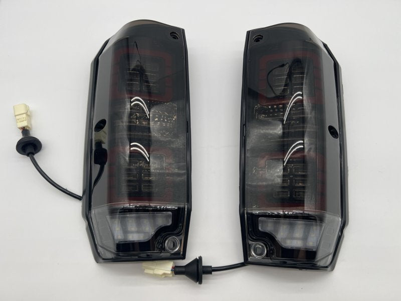 Feux hinten leds fumés für Land Cruiser HZJ76 GRJ76 - La paire — DTC Parts