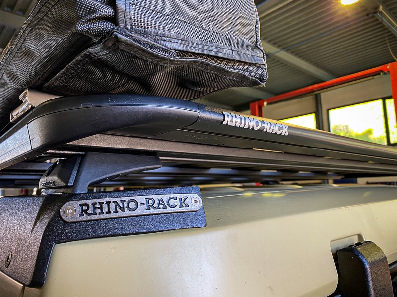 Kit Dachträger Rhino Rack Pioneer 6 1800x1430mm mit Füßen RCL Jeep Wrangler JK 2011-2019 — Rhino Rack