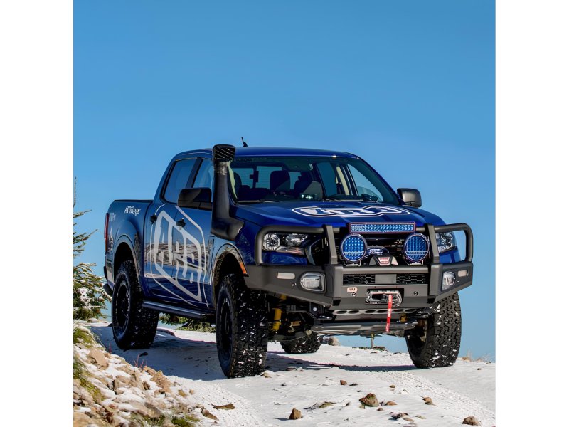 ARB Summit Combar Detail Grill mit Winden-Zugangsklappen