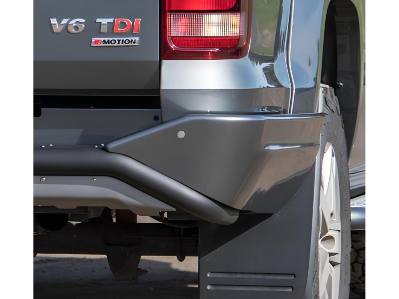 ARB Summit Heck-Stoßstange mit Anhängerkupplung & Trittstufe – VW Amarok (ab 2011, mit Sensoren)