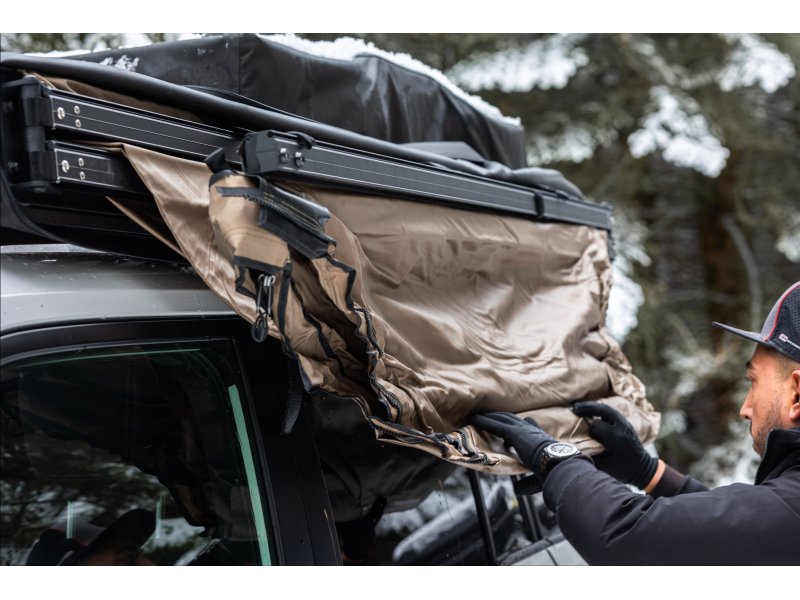 Samonosná boční markýza Batwing 2,2m 180° Rhino Rack — Rhino Rack