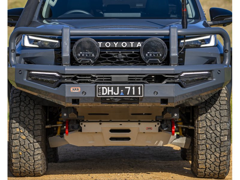 ARB Summit MkII Frontschutzbügel Stahl Mattschwarz – Toyota Hilux Revo (ab 2022), windenkompatibel mit LED-Nebelscheinwerfern