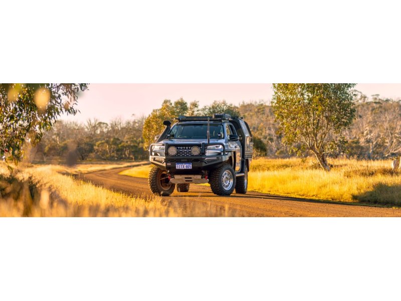 ARB Summit MkII Frontschutzbügel Stahl Mattschwarz – Toyota Hilux Revo (ab 2022), windenkompatibel mit LED-Nebelscheinwerfern