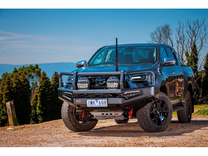 ARB Summit MkII Frontschutzbügel Stahl – Toyota Hilux Revo (ab 2020), windenkompatibel, mattschwarz