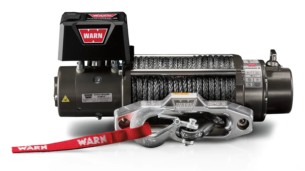 Warn M8000-S Seilwinde 12V mit Spydura-Synthetikseil und Aluminium-Hawse-Klüse