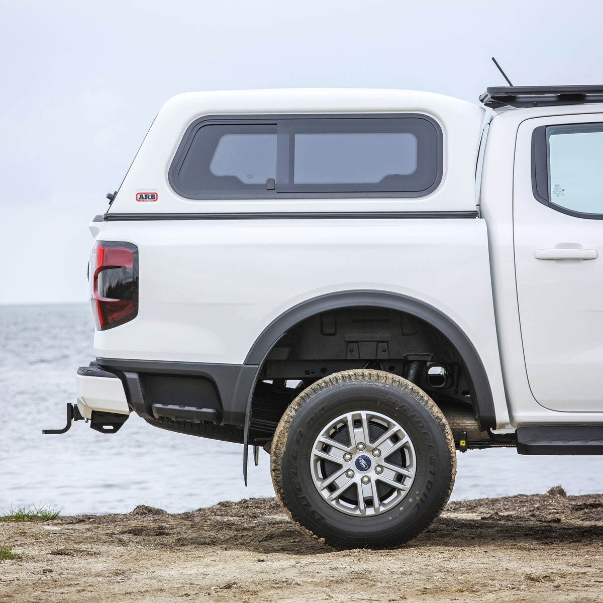 ARB Classic Canopy montiert auf Ford Ranger Next-Gen 2022+ (Extra Cab)