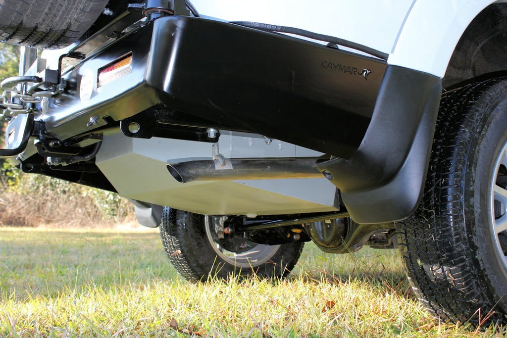Long Ranger TA69L – eingebauter Zusatztank hinter der Hinterachse am Mitsubishi Challenger
