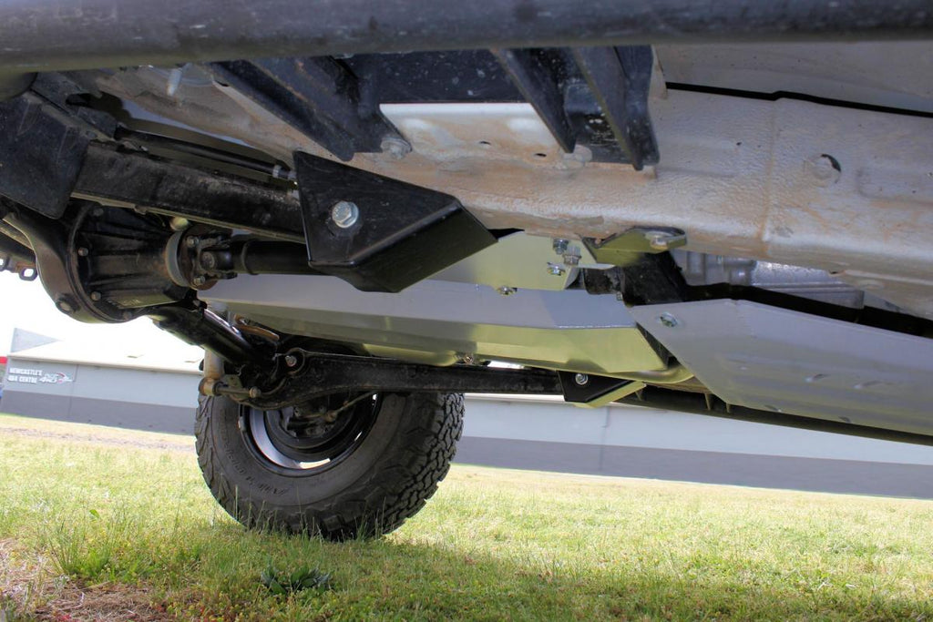 Seitenansicht des Long Ranger Jimny Tanks