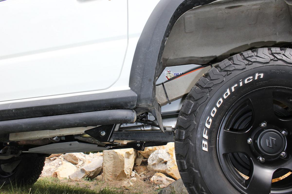 TR87 Bodenfreiheit-Ansicht am Suzuki Jimny