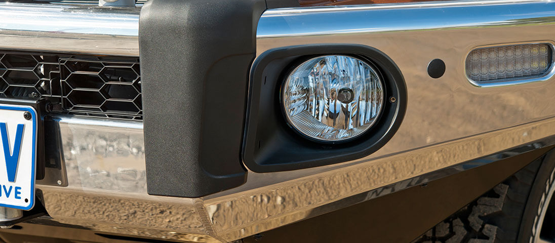 ARB Combar Alloy poliert – integrierter Nebelscheinwerfer und LED-Blinker