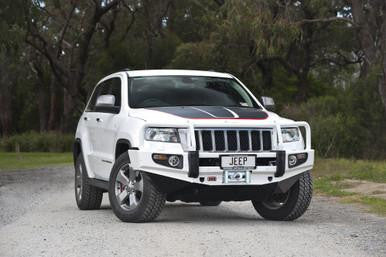 ARB Combar Frontstoßstange Stahl für Jeep Grand Cherokee WK2 MY19 – Frontansicht