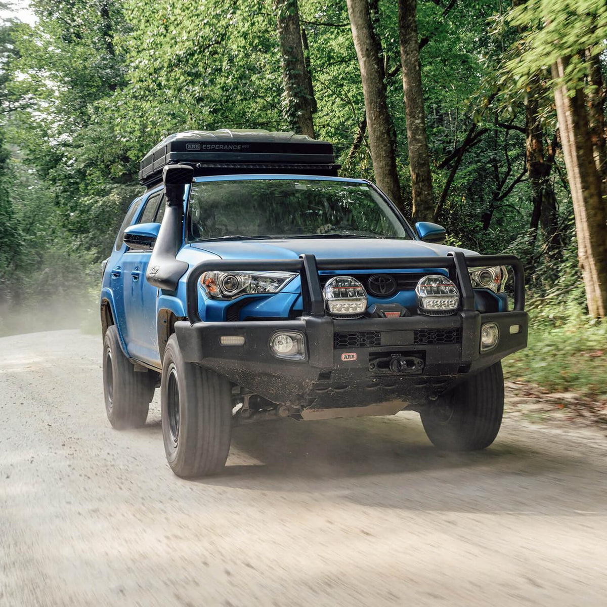 ARB Summit Frontschutzbügel textur-schwarz für Toyota 4Runner 2014–2024 – Frontansicht