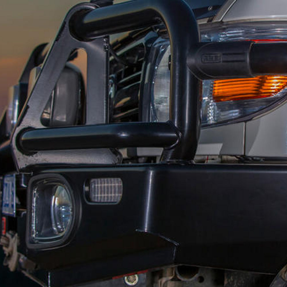 ARB Deluxe Bull Bar 3412650 – Ansicht, mattschwarz pulverbeschichtet, Toyota Land Cruiser 79