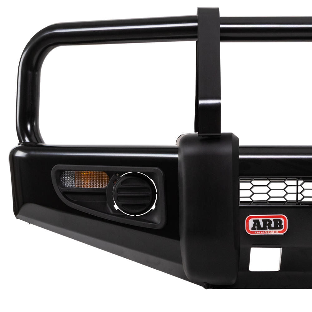 ARB Deluxe Winch Bar Toyota Land Cruiser 200 – Detailansicht Rohrbügel und Wagenheberaufnahme