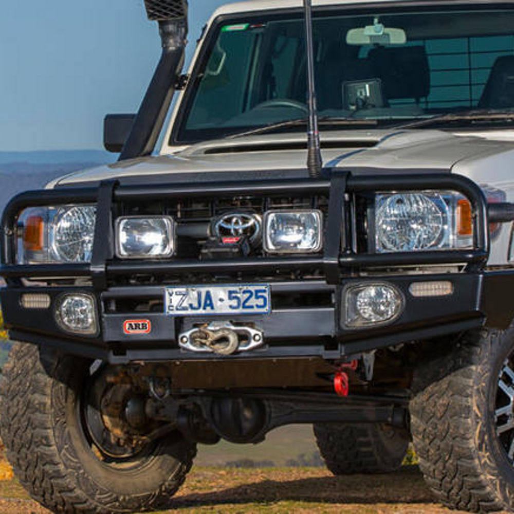 ARB Deluxe Frontschutzbügel 3412650 – weitere Produktansicht, Land Cruiser 70-Serie