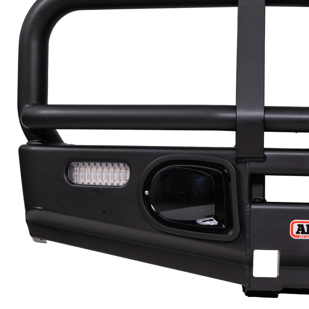 ARB Deluxe Winch Bull Bar am Toyota Land Cruiser 79-Serie montiert – Overland-Frontschutz
