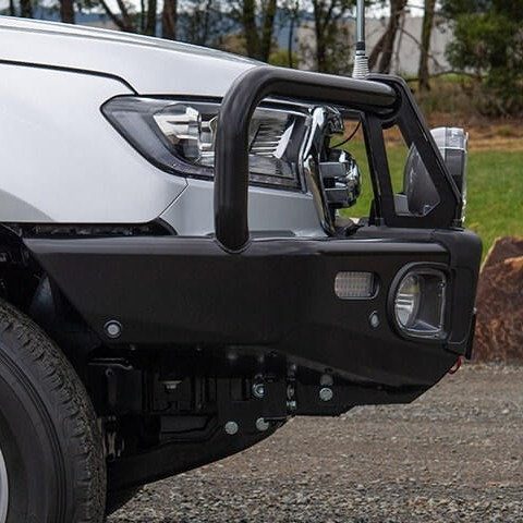 ARB Summit Bar Ford Ranger PX3 – Frontansicht am Fahrzeug