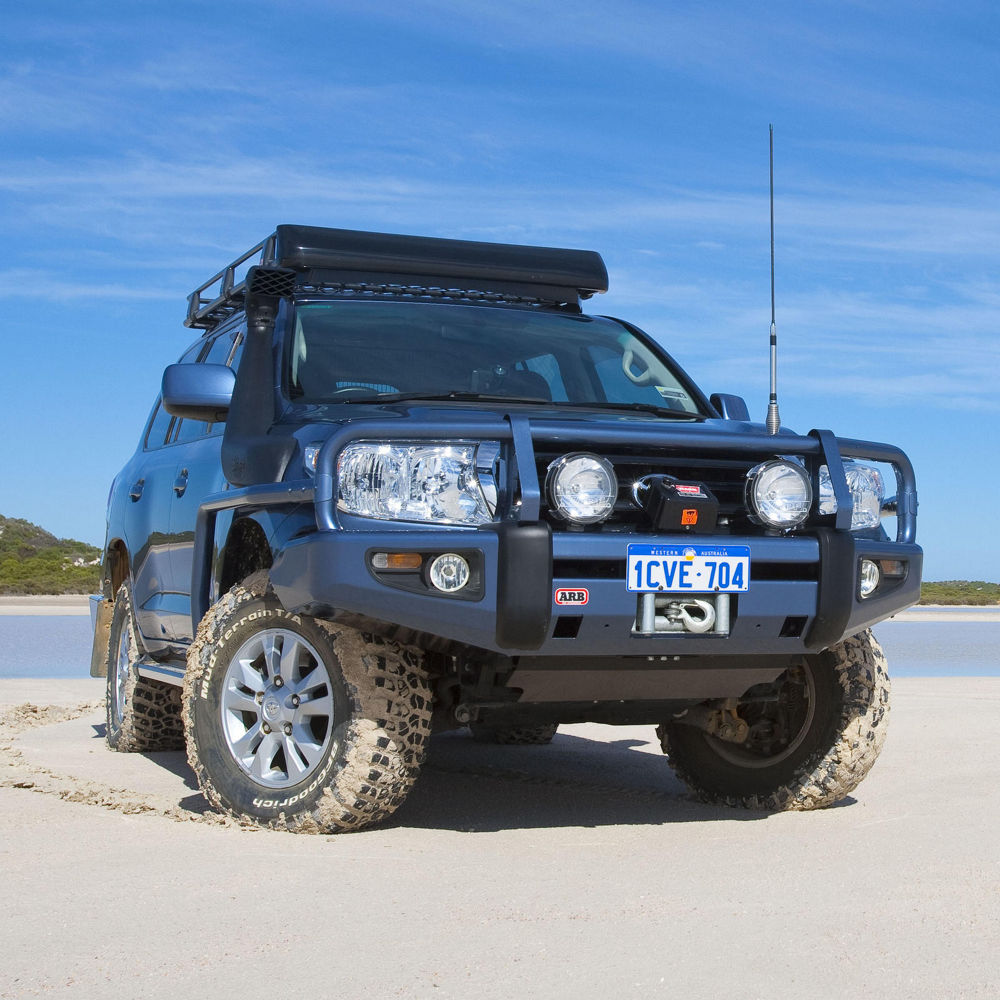 ARB Deluxe Winden-Stoßstange Land Cruiser 200 – Perspektivansicht