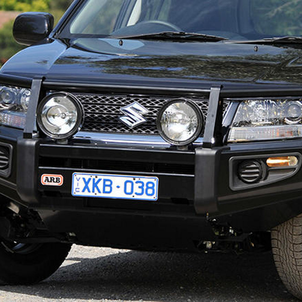 ARB Deluxe Winden-Frontschutzbügel Stahl – Suzuki Grand Vitara (ab 08/2008), Aufnahme für ARB-Nebelscheinwerfer