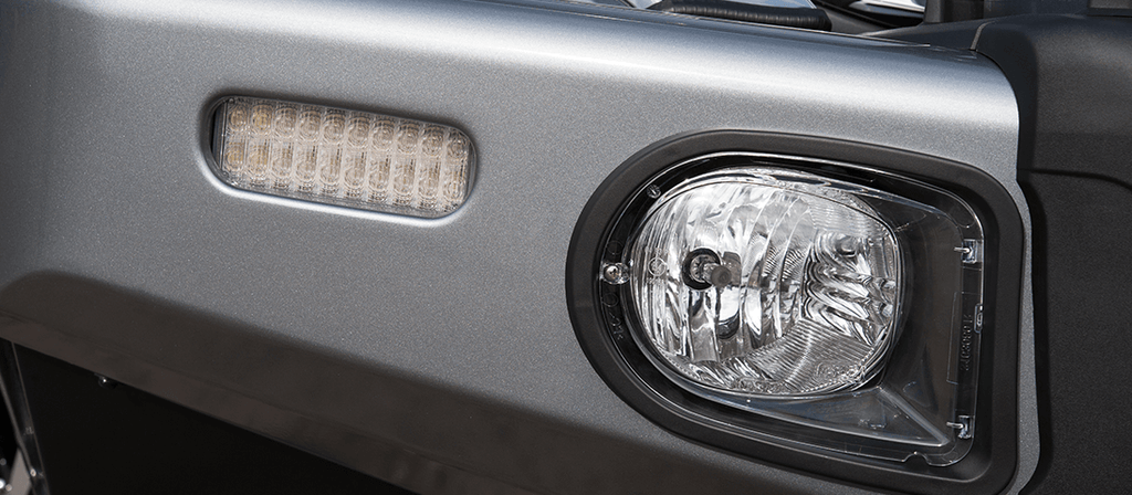 ARB Nebelscheinwerfer und integrierter LED-Blinker am Summit Combar