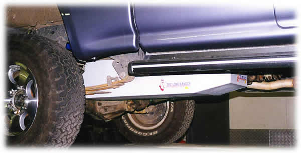 Long Ranger 128 L Ersatztank TR54 für Toyota Hilux – Seitenansicht